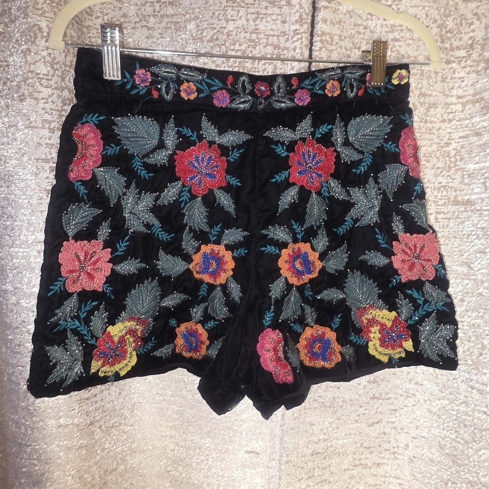 Zara Terez Black High Waist Floral Shorts - Picture 3 of 8